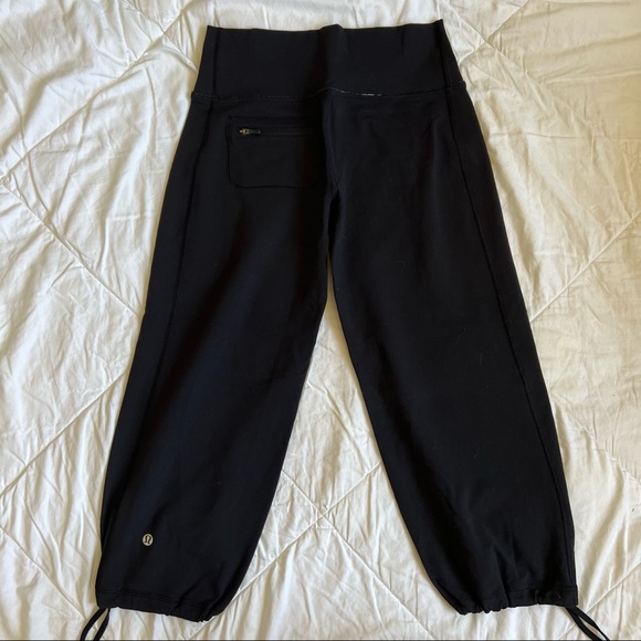 Lululemon capris - Picture 2 of 5